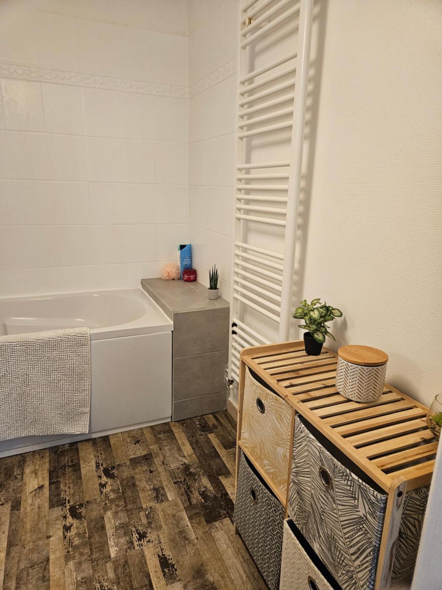 Les Bulles Au Feminin Apartman Chigny-les-Roses Kültér fotó